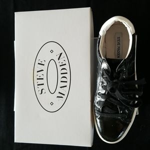 Steve Madden Black Patent Shoes
